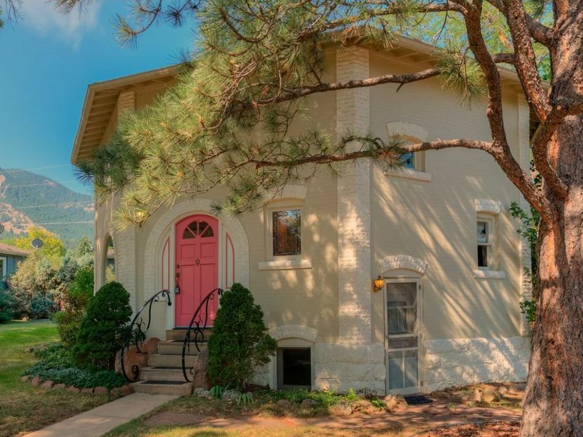 front of octagon house at 821 lincoln pl boulder co