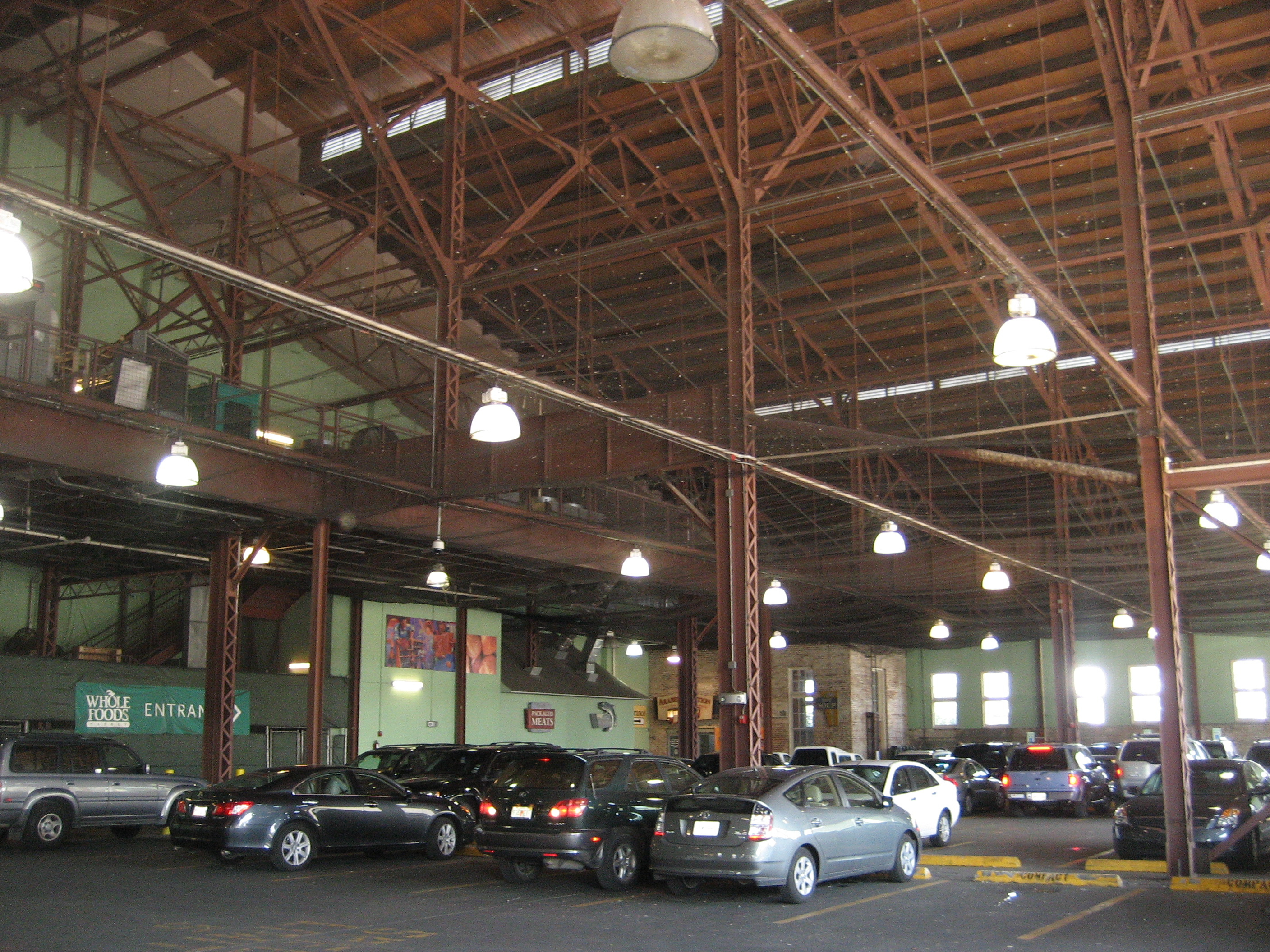 New Orleans: Parking in the old Arabella Station streetcar barn building