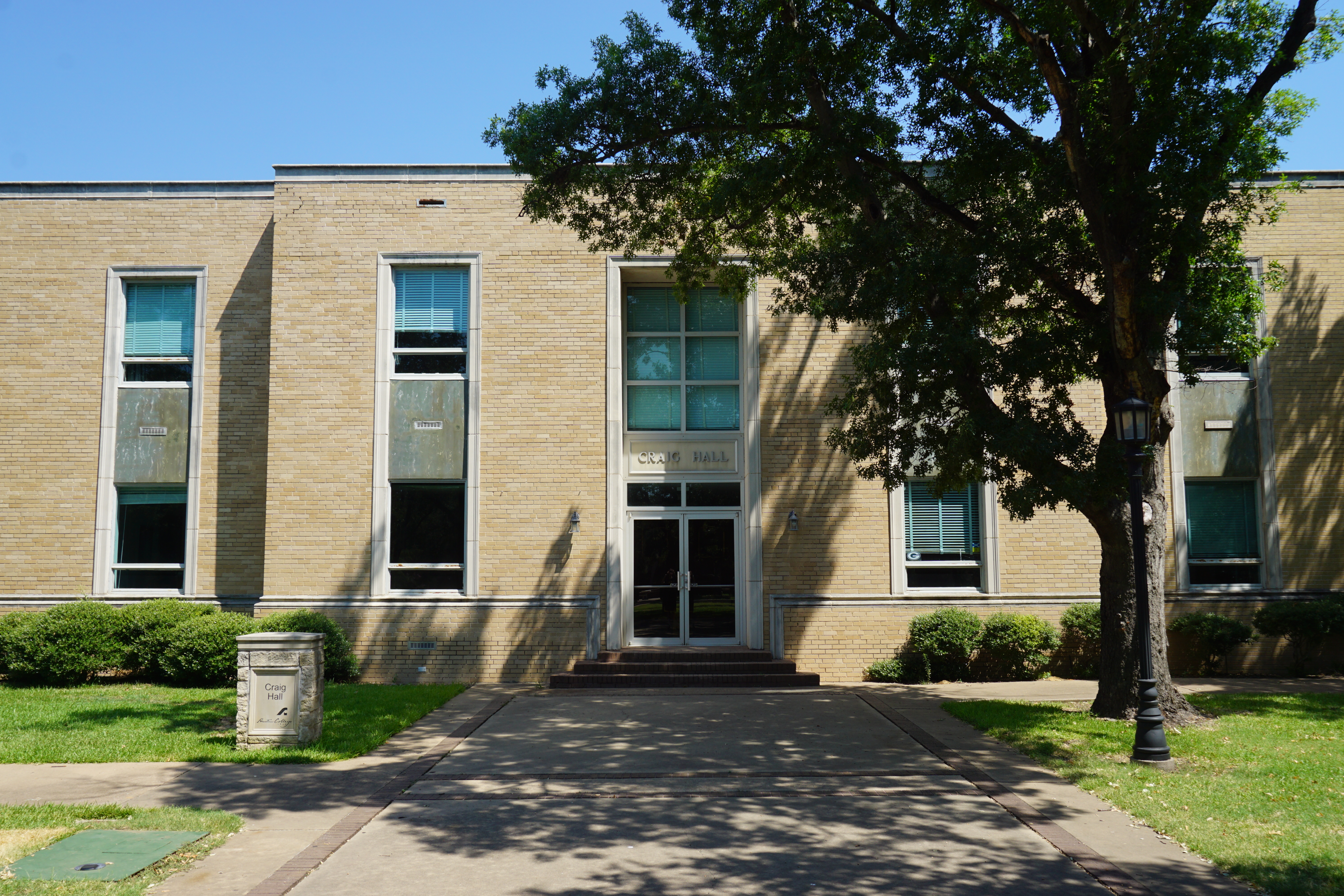 Craig Hall for Music on the campus of Austin College in Sherman, Texas (United States).