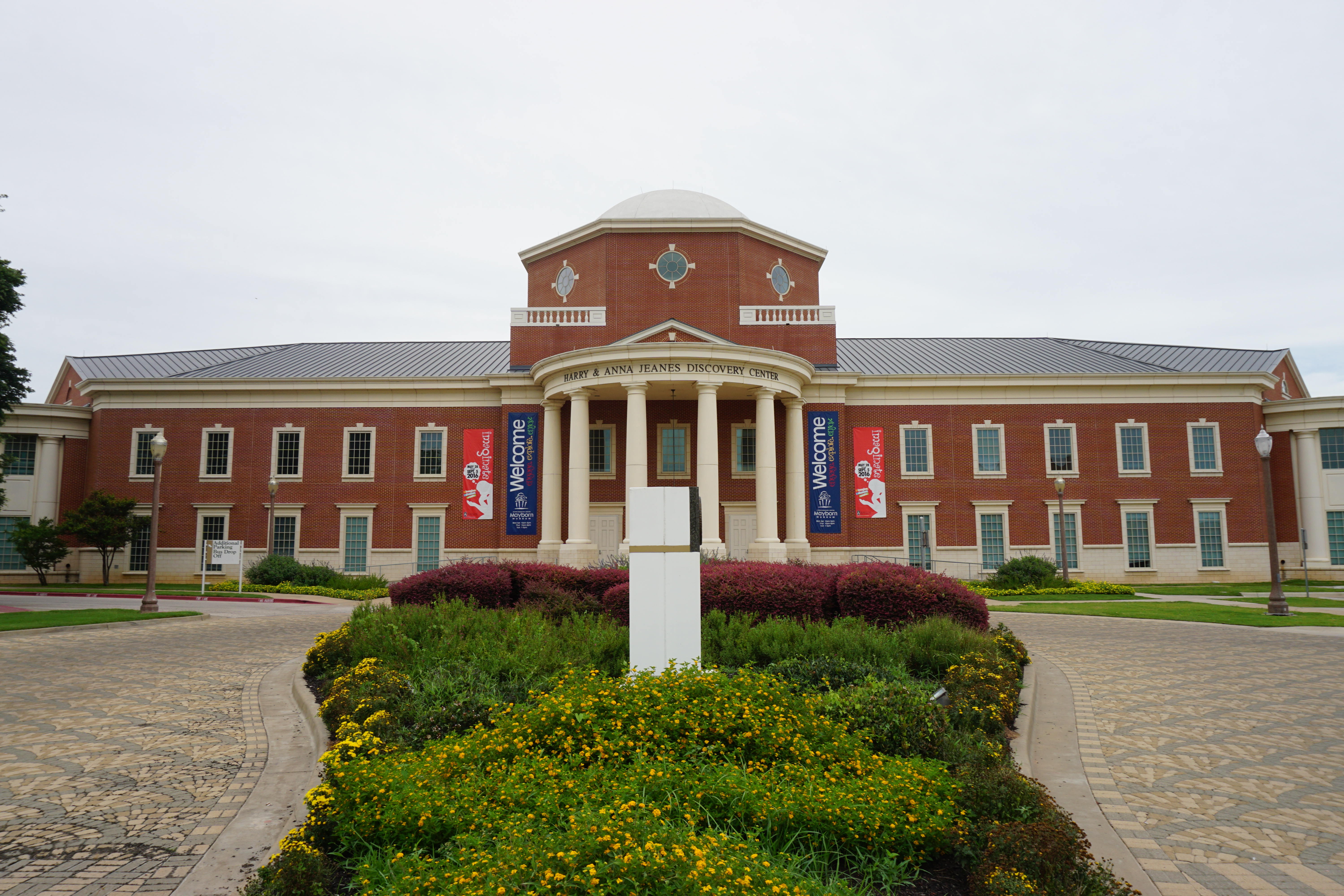 The Mayborn Museum Complex on the campus of Baylor University in Waco, Texas (United States).