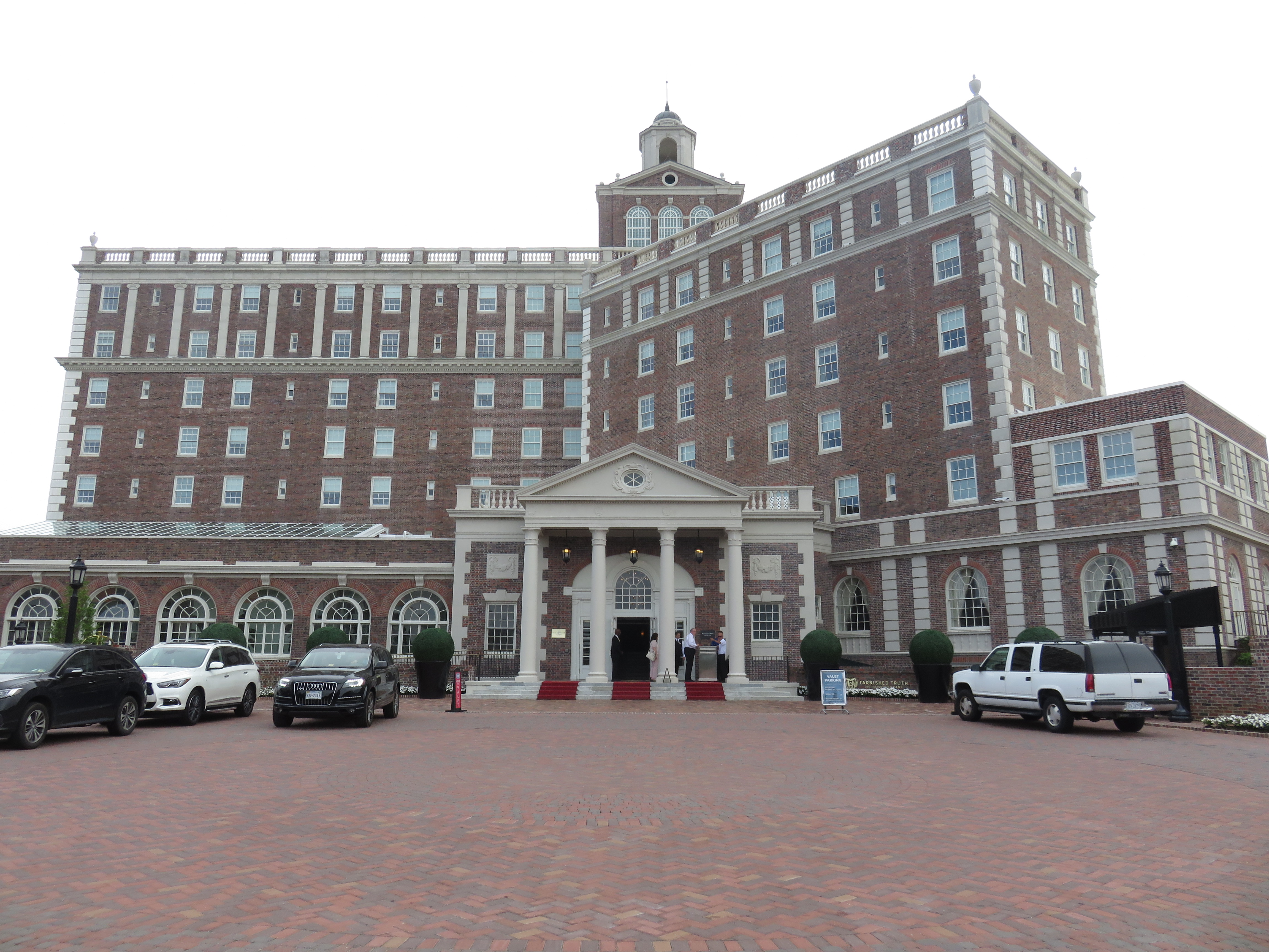 Cavalier Hotel in Virginia Beach, Virginia in 2018





This is an image of a place or building that is listed on the National Register of Historic Places in the United States of America. Its reference number is 14000239 (Wikidata).

