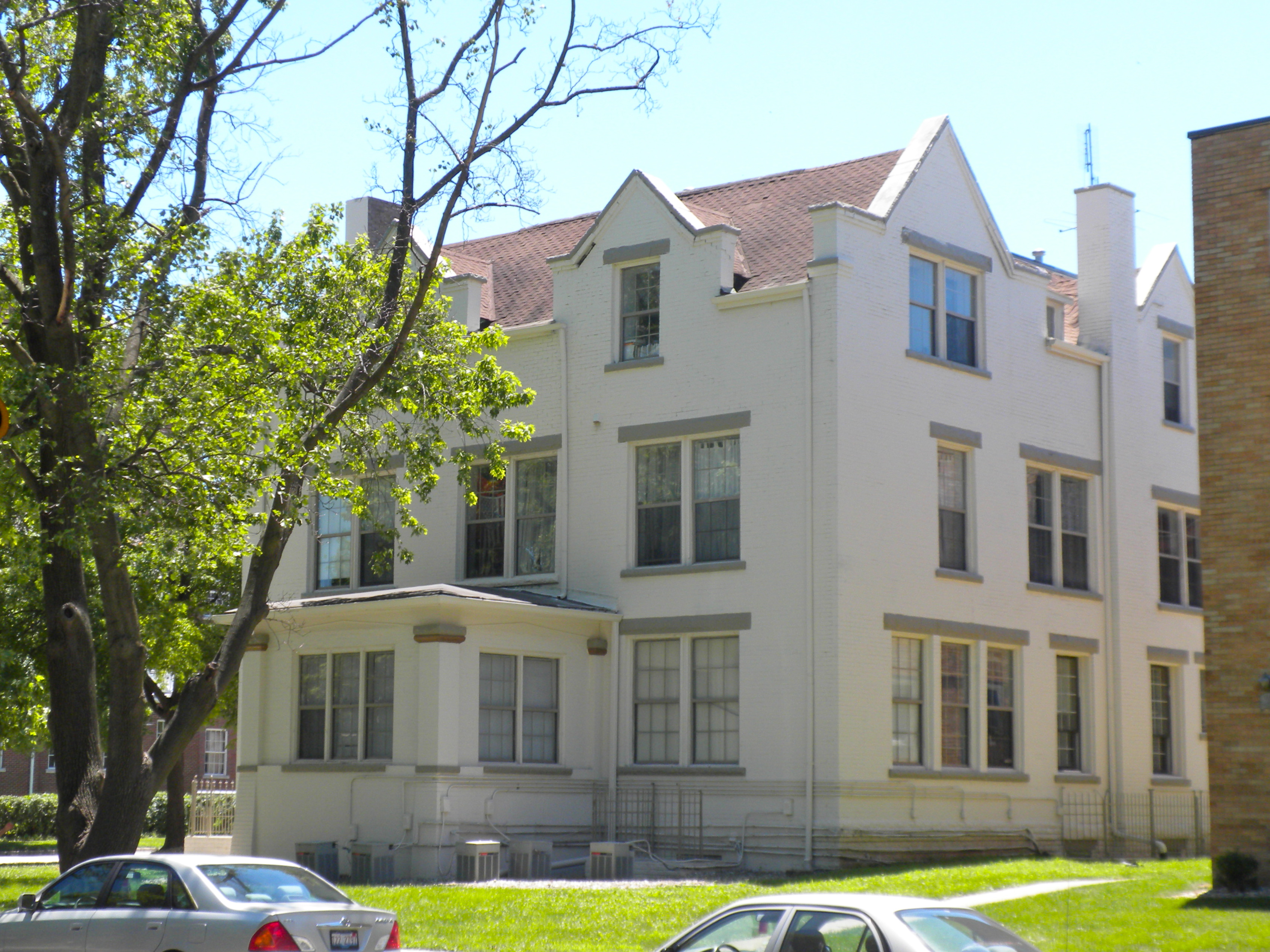 Former Delta Kappa Epsilon Fraternity House at University of Illinois on the NRHP since February 22, 1990. At 313 E. John, Champaign.  Dekes are no longer active at the U of I.