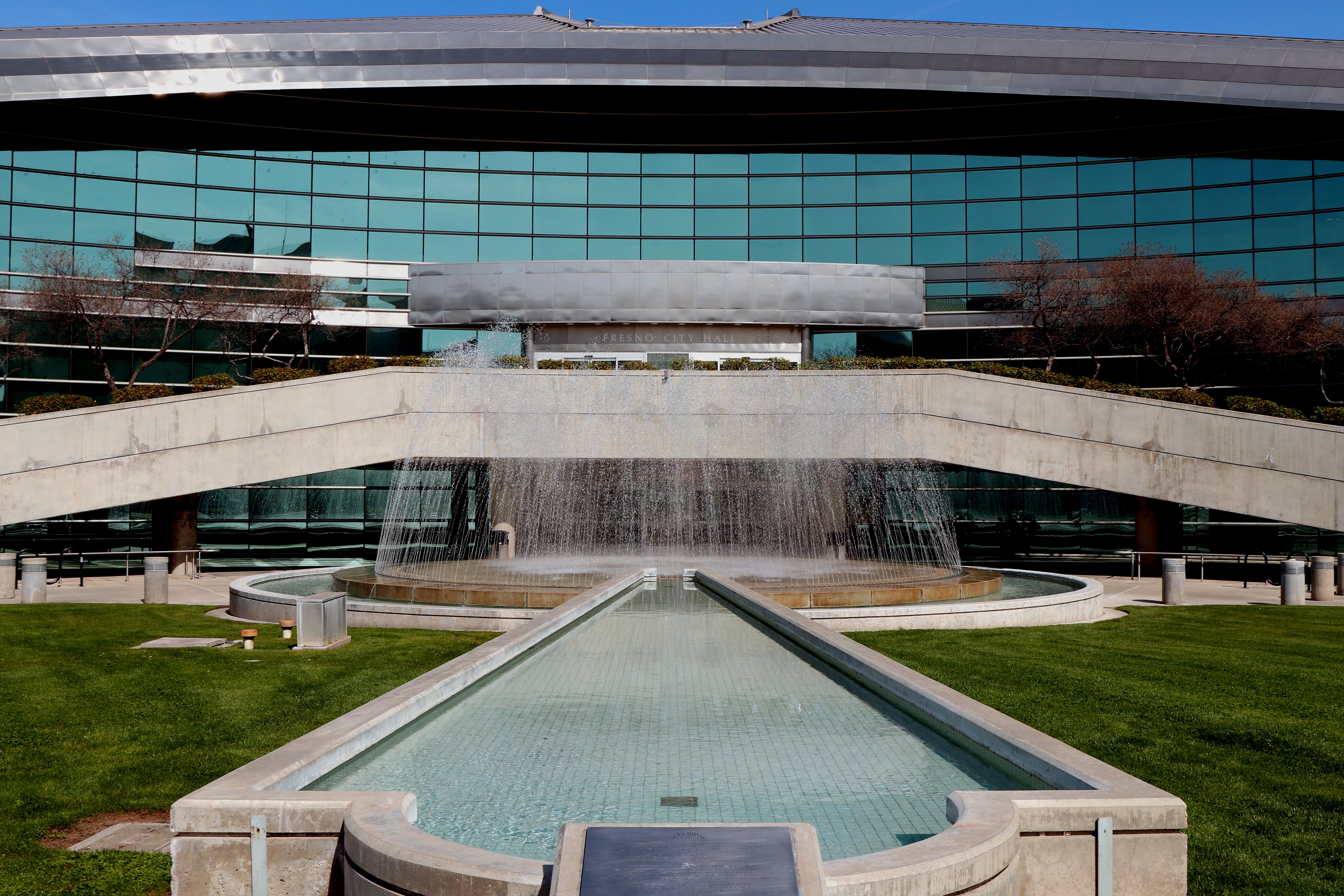 View of the fountain at the center of the main entry to Fresno City Hall. Located at 2600 Fresno Street, Fresno, CA 93721. The building was designed by Canadian architect Arthur Erickson.