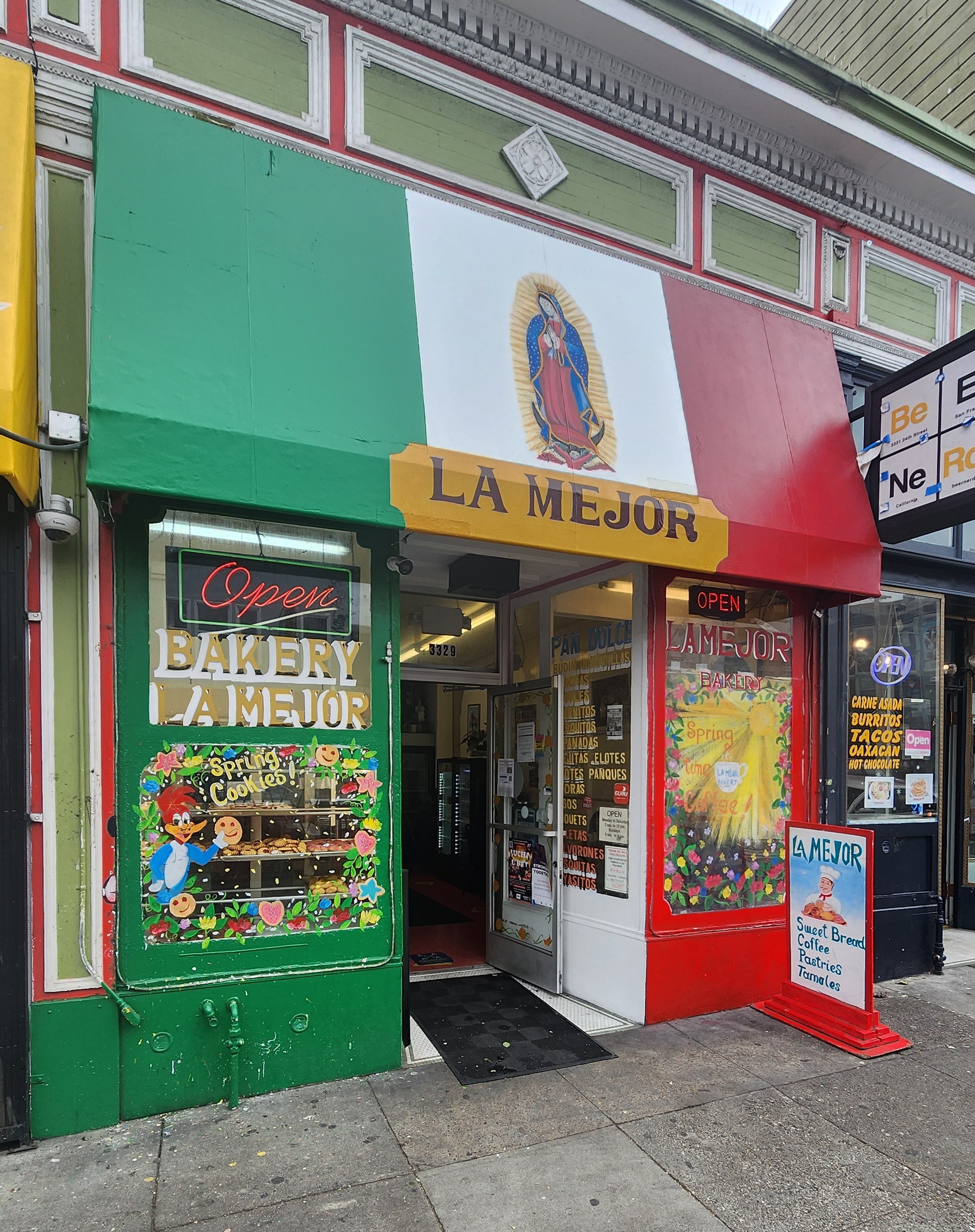Storefront of La Mejor Bakery in April 2024