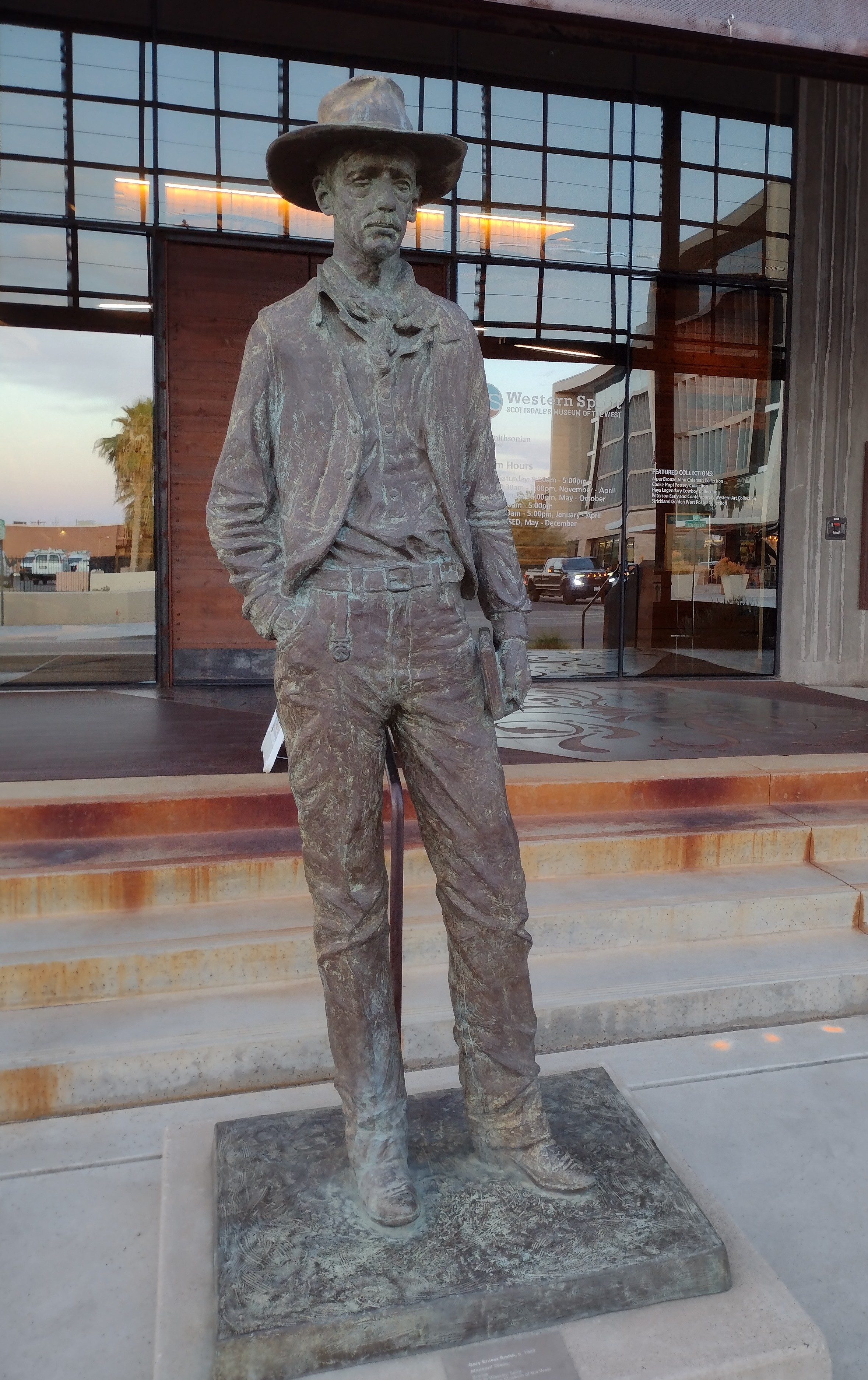Statue of Maynard Dixon in front of the Western Spirit museum in Scottsdale.