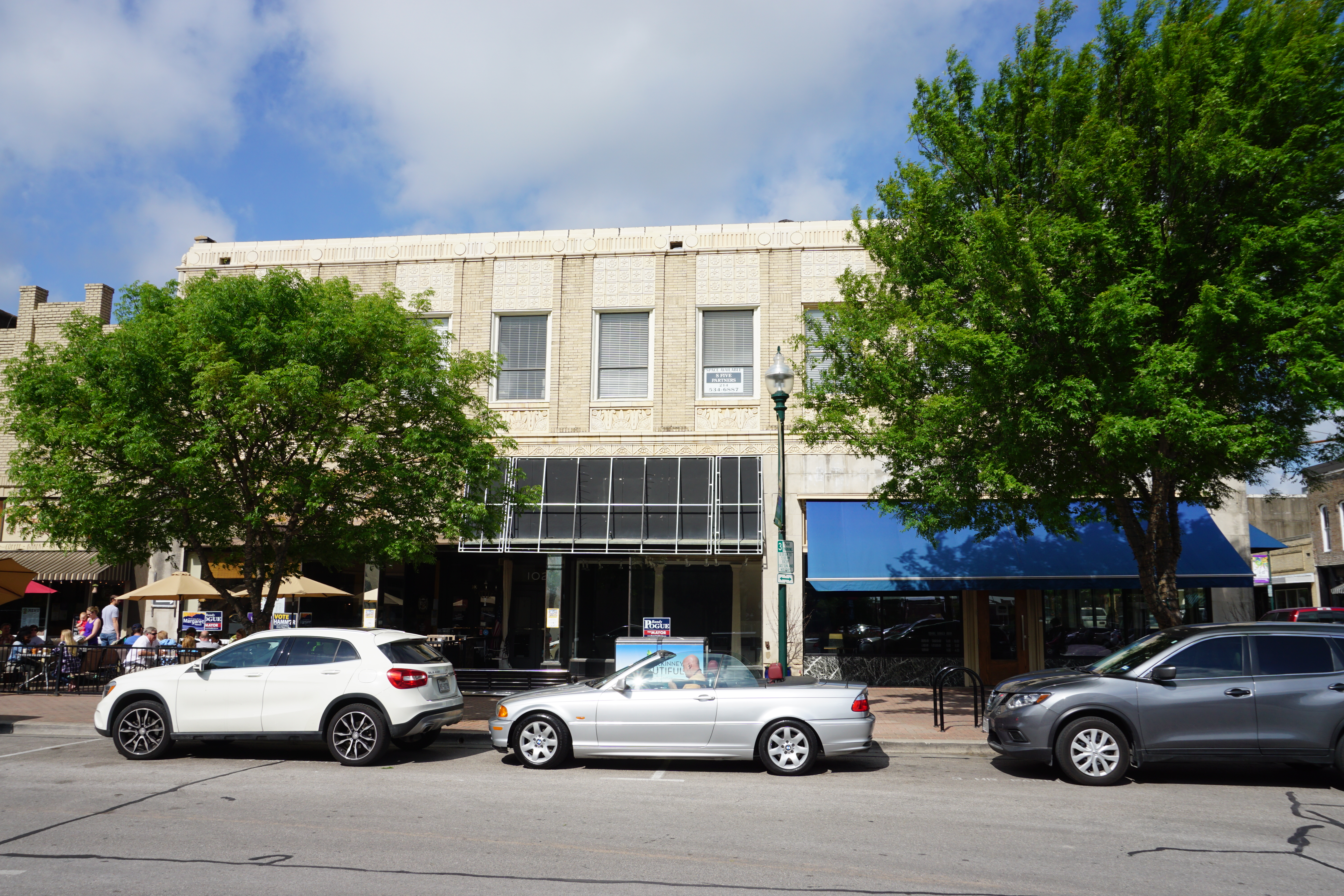111-115 N. Kentucky, currently Square Burger, in McKinney, Texas (United States).