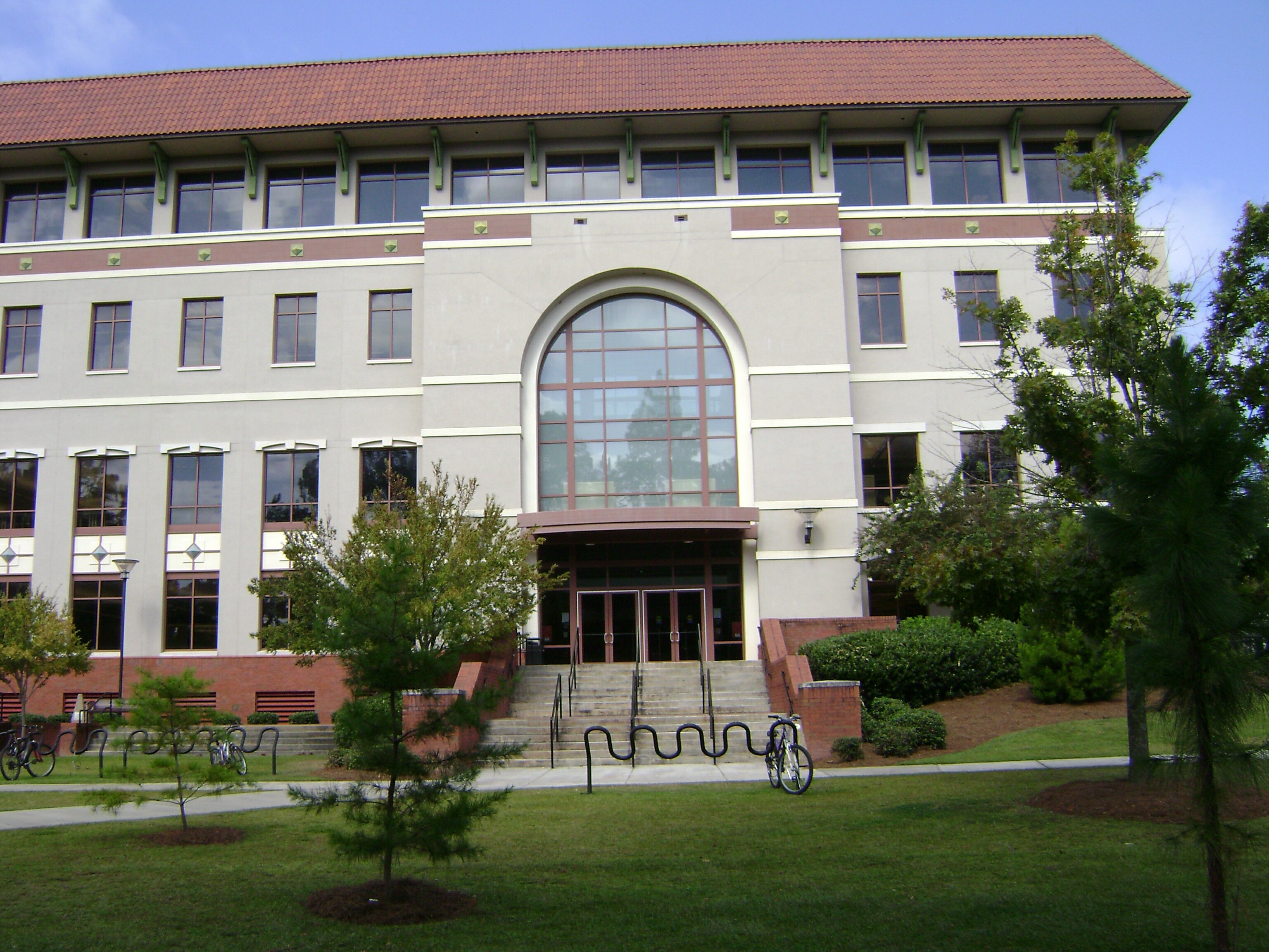 Odum Library (south face) at Valdosta State University