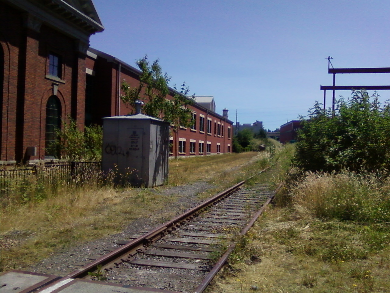 RR Track in center of UW Tacoma