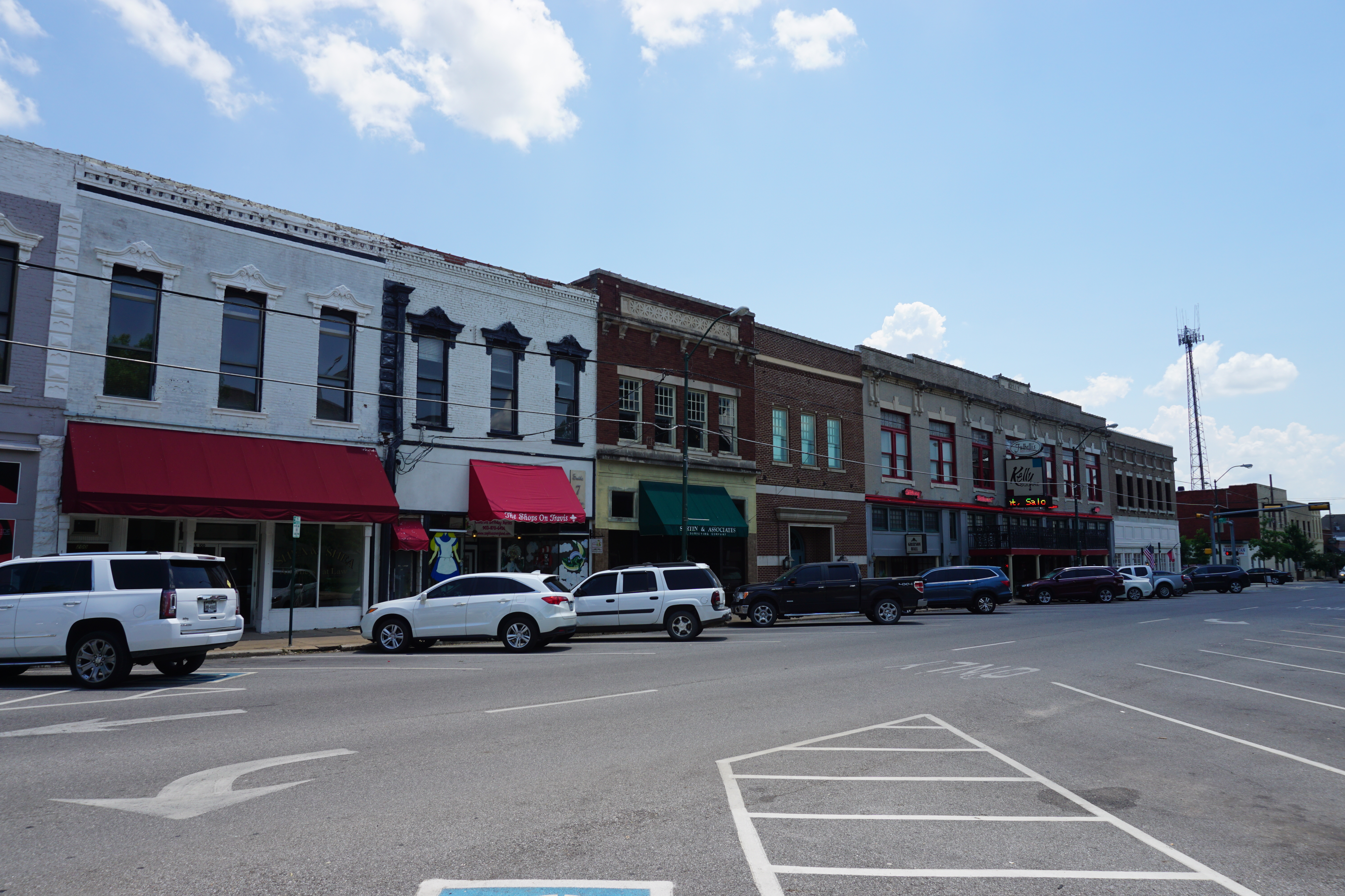 Travis Street in Sherman, Texas (United States).