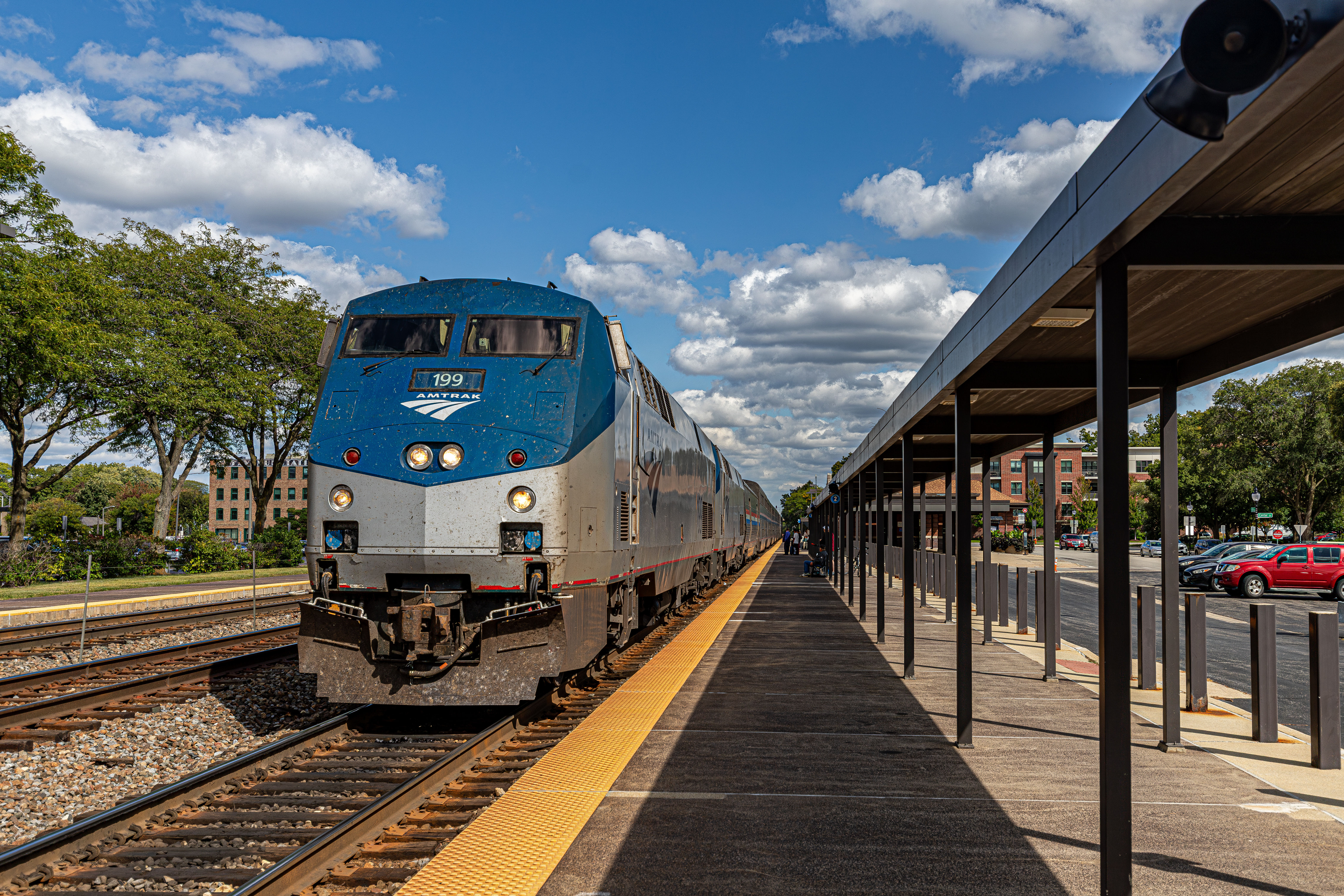 Amtrak's Southwest Chief at Naperville station