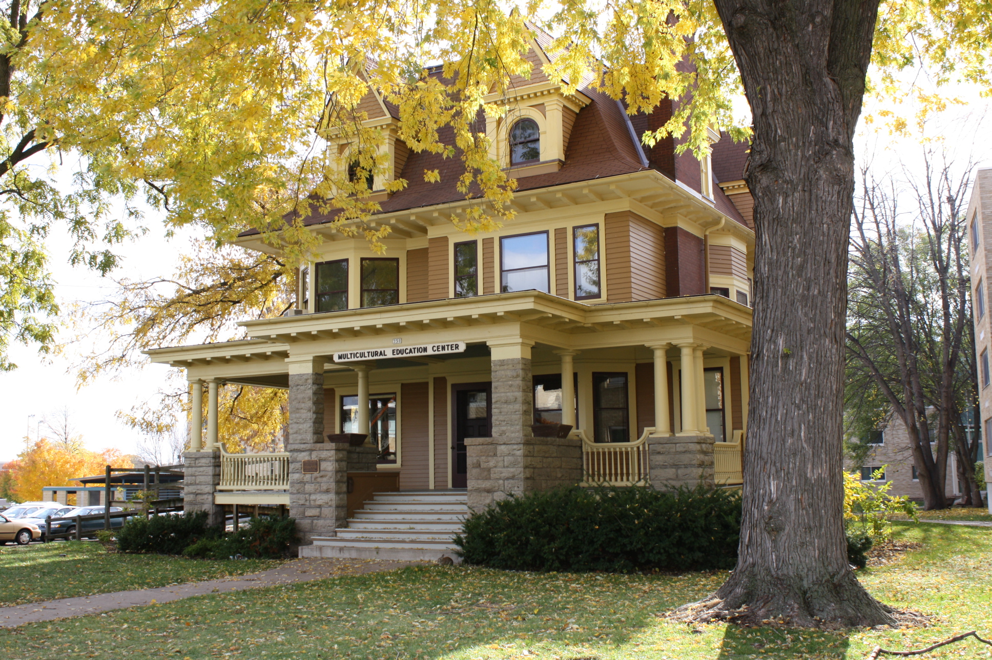 The w:Thomas R. Wall Residence, now the Multicultural Education Center at the w:University of Wisconsin-Oshkosh. It is listed on the National Register of Historic Places.