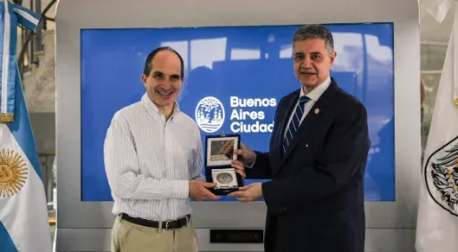 Otorgan la Medalla al Mérito a Juan Martín Maldacena
