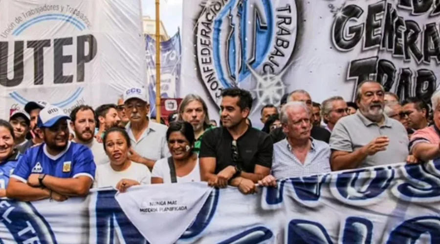 La CGT reclamó al Gobierno que el salario mínimo se discuta de forma presencial