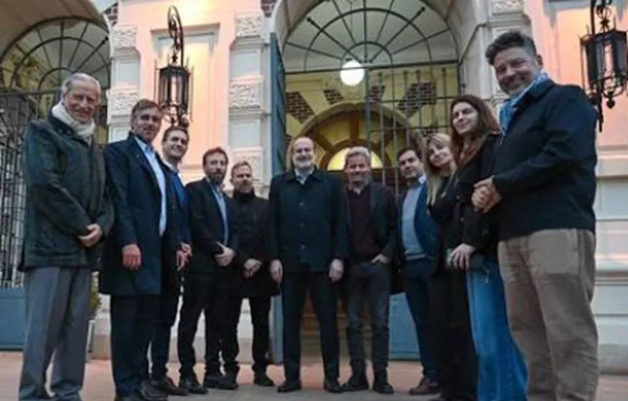 La Liga de intendentes se reunió con Máximo Kirchner y pidió unidad del PJ