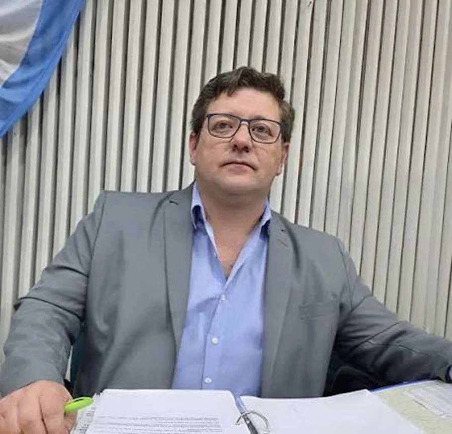 El jefe de Gabinete de Santa Cruz denunció espionaje policial y hay silencio oficial