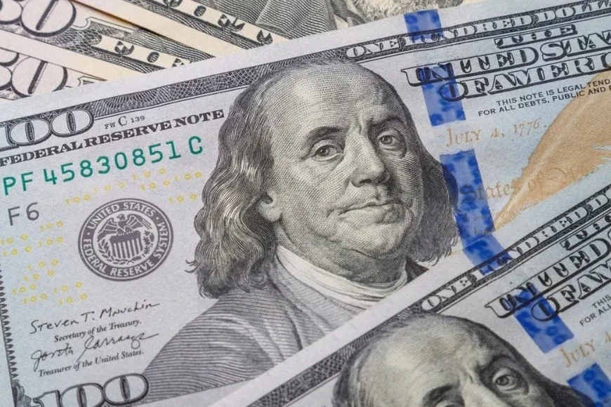 El dólar oficial cerró a $1535 y el blue a $1555 este 30 de agosto