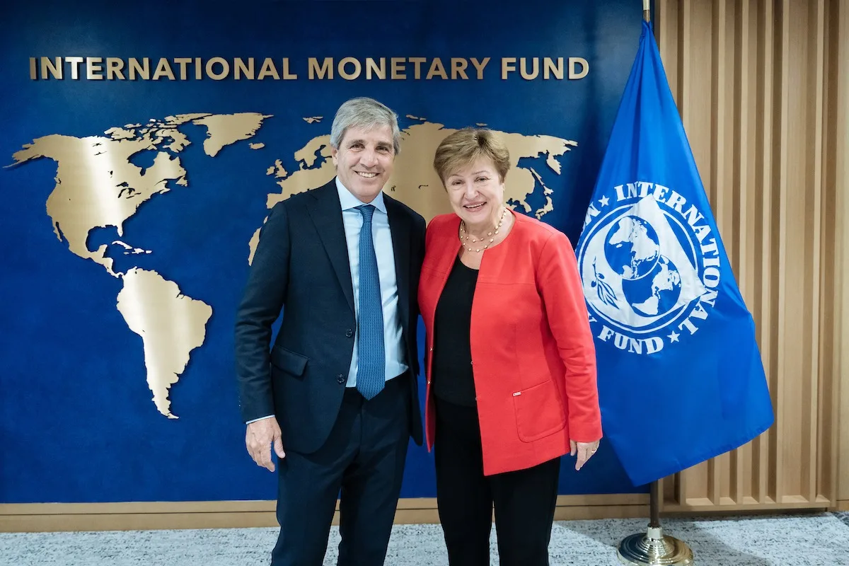 El FMI inicia la tercera revisión del acuerdo y analiza un desembolso de US$900 millones