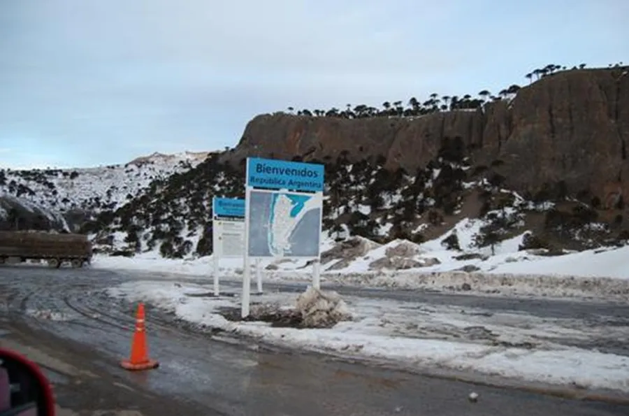 Vialidad Nacional cerró el paso Pino Hachado por hielo y nieve