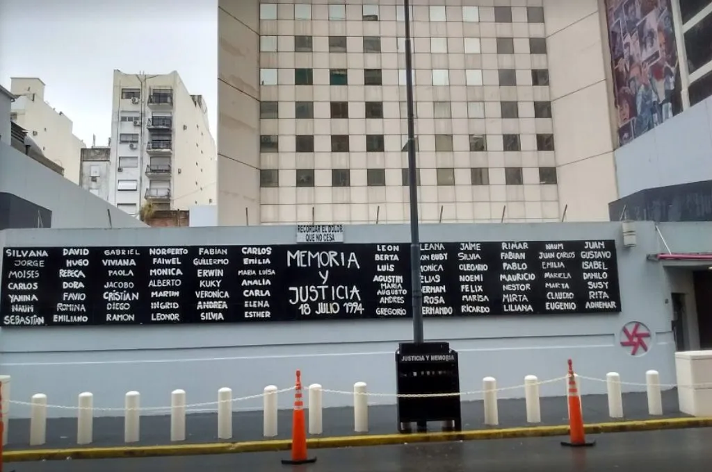 La Justicia habilita el juicio en ausencia por el atentado a la AMIA con ocho procesados