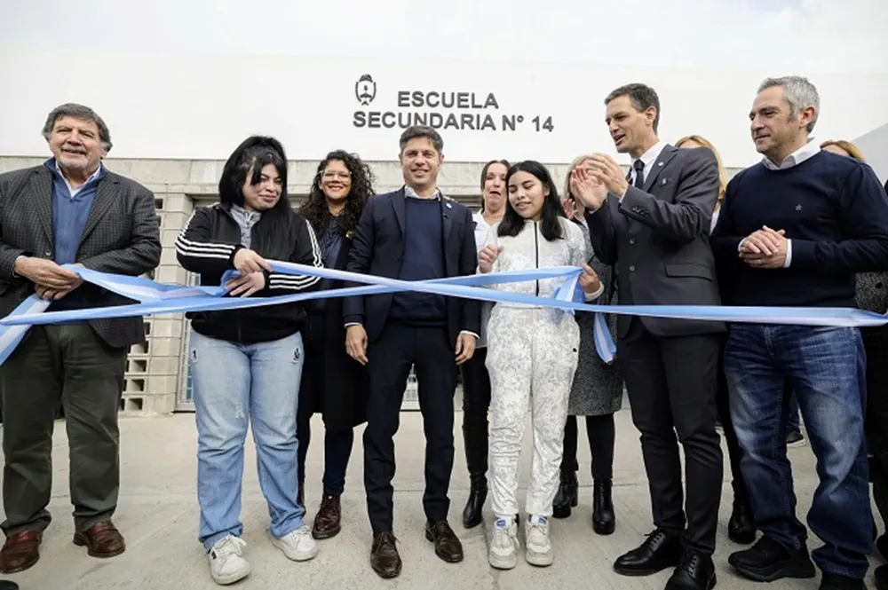Kicillof inauguró un Polo Educativo en Ingeniero Allan y cuestionó el desfinanciamiento nacional