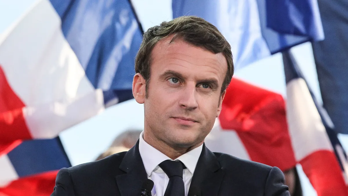 Macron cierra diez años de presidencia en Francia con protestas y deuda