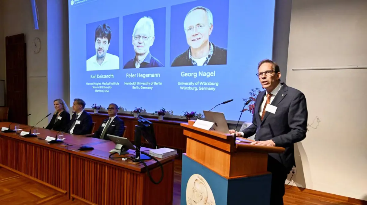 Premio Nobel de Medicina 2026 para Karl Deisseroth, Peter Hegemann y Georg Nagel