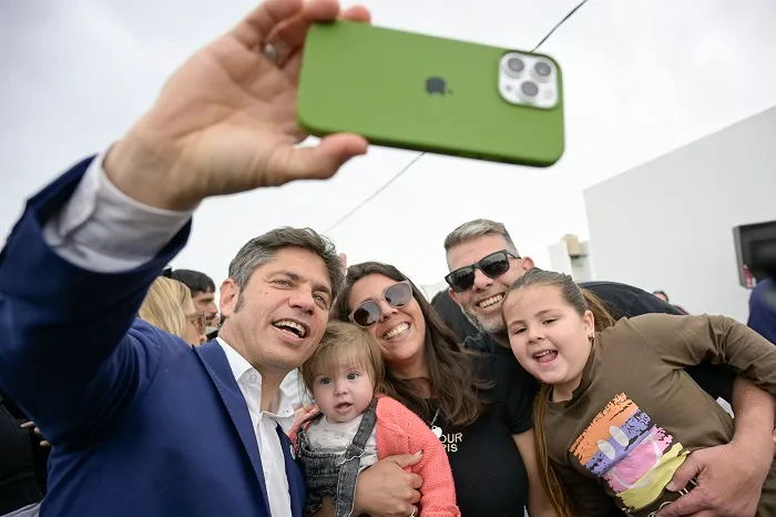 Kicillof entregó 64 viviendas en San Vicente: primeras de un proyecto de 200