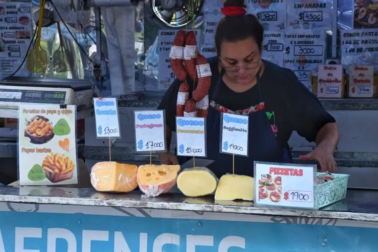 Morón: las ferias y mercados de alimentos recorrerán 10 plazas durante octubre