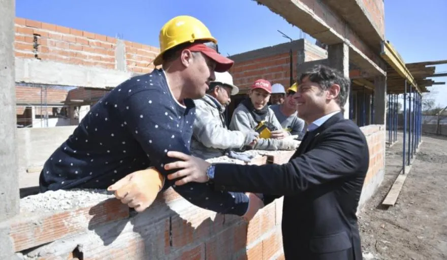 Kicillof entregó viviendas y 932 escrituras en Carlos Casares y 9 de Julio