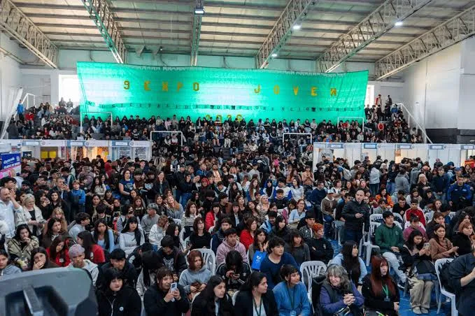 Varela realizó la novena Expo Joven con stands, charlas y talleres para estudiantes