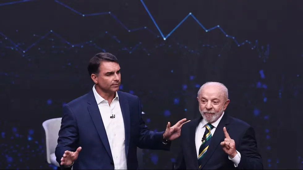 Flávio Bolsonaro y Lula chocaron en el primer debate del balotaje brasileño