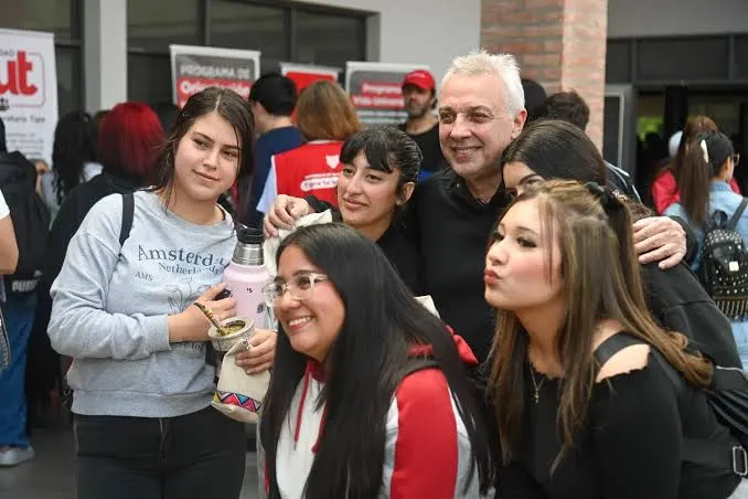 Zamora recorrió la Expo CUT Universidades 2026 con más de 550 estudiantes en Tigre