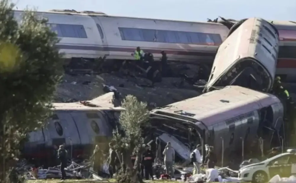 Choque de trenes en Toledo dejó al menos 50 muertos y 179 heridos