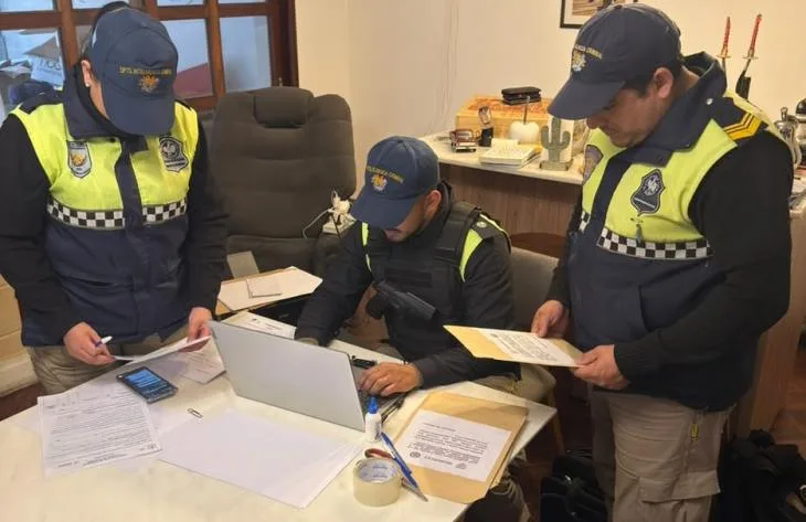 Allanamientos por estafas: secuestran celulares, CPU y fármacos en Capital y Lules