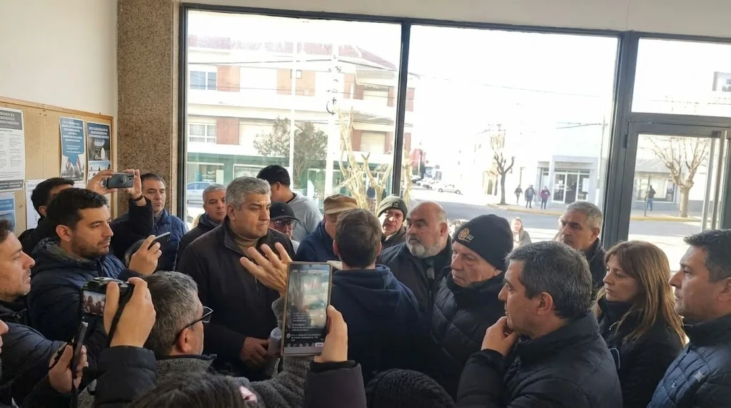Masiva protesta en Santa Teresita contra EdEA por tarifas e impuestos