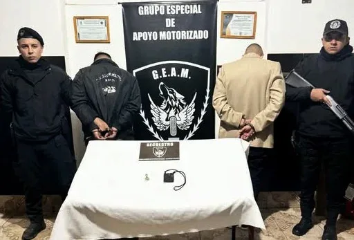Detienen a dos falsos policías que intentaron subir a adolescentes a un auto en Tucumán