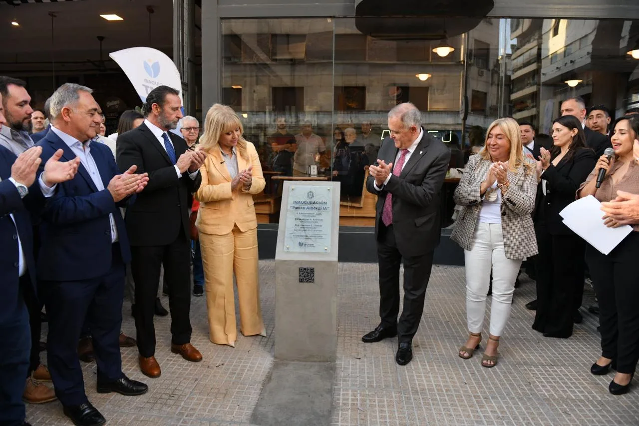 Vecino denuncia fallas en Paseo Alberdi: falta de identificación y diseño confuso