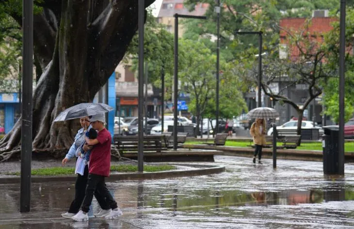 Tucumán activa protocolos por El Niño: alerta por tormentas severas e inundaciones
