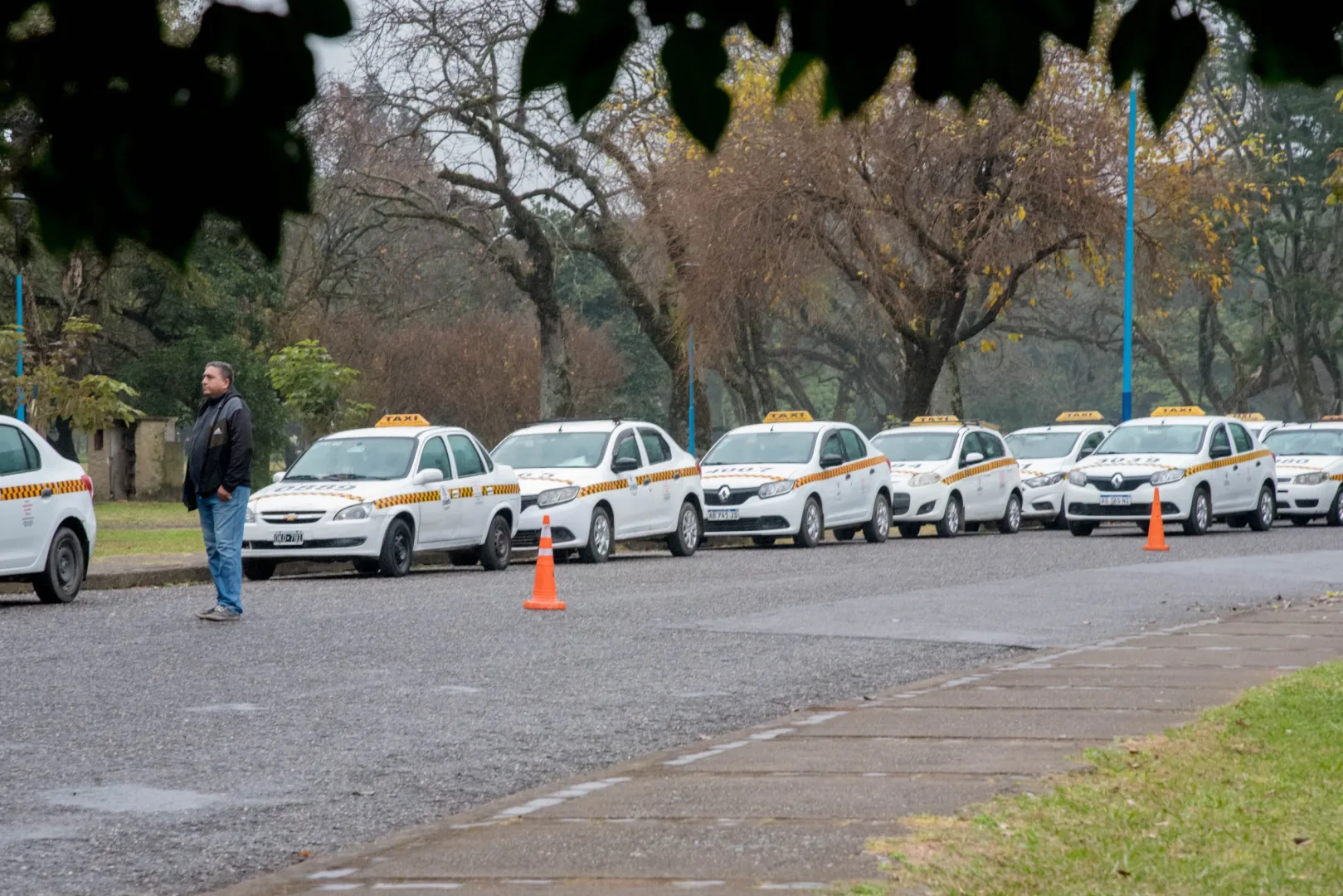 Taxistas de Tucumán exigen renuncias por incumplimiento de apps de transporte