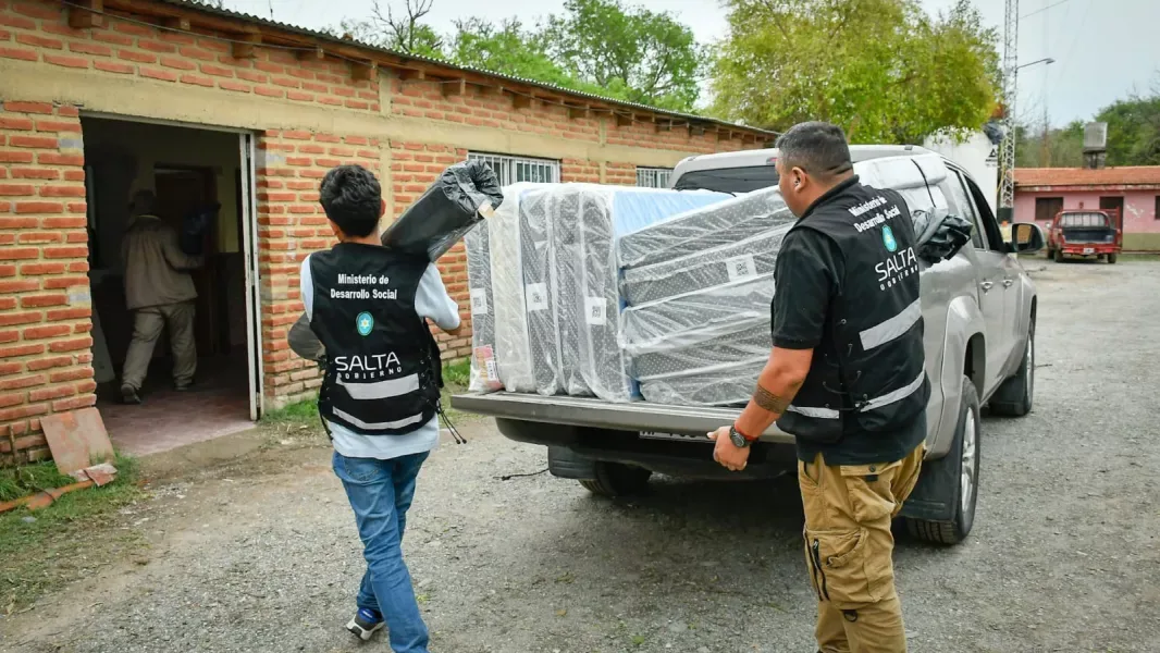 Salta: 60 familias afectadas por lluvias recibieron asistencia en 10 municipios