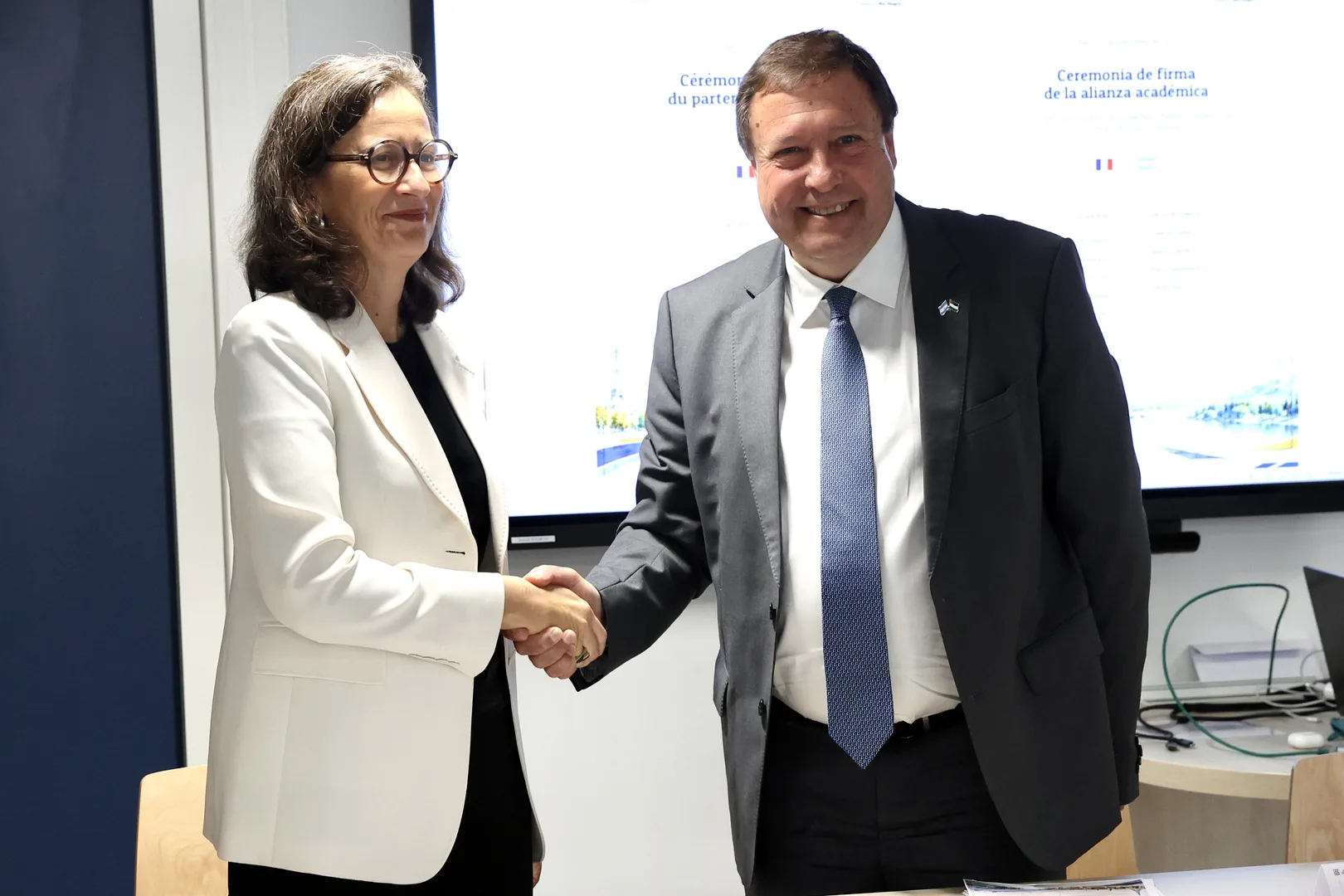 Weretilneck firmó un acuerdo de cooperación con el IAE Paris-Sorbonne