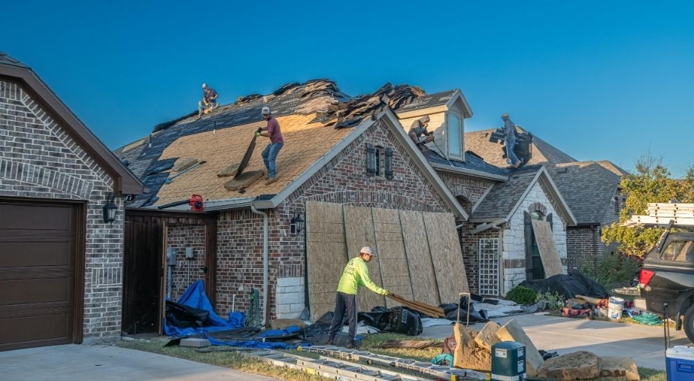 How to evaluate certifications and insurance for new roof installers