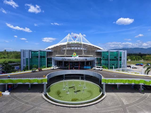 Legacy CAD conversion to Modern Integrated GIS for Tagum City