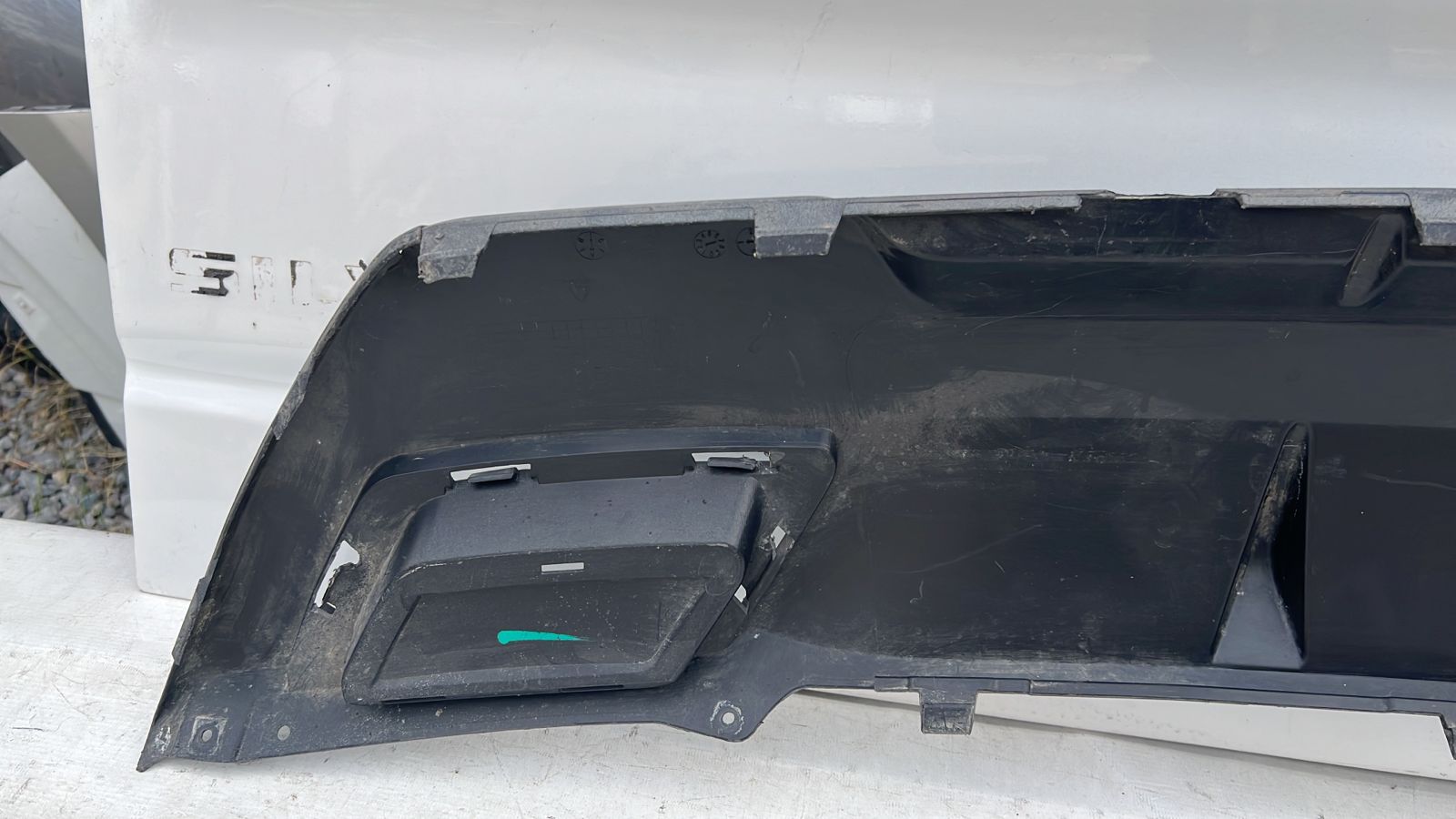 Moldura Spoiler Parachoque Trasero Chevrolet Captiva (19-22) - Imagen 6