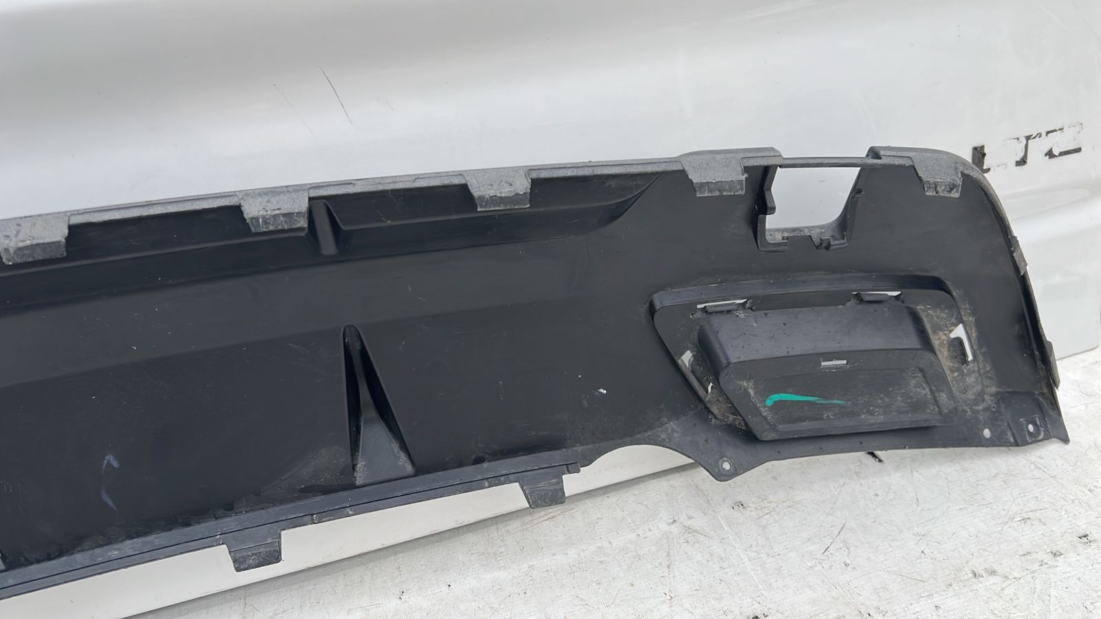 Moldura Spoiler Parachoque Trasero Chevrolet Captiva (19-22) - Imagen 7