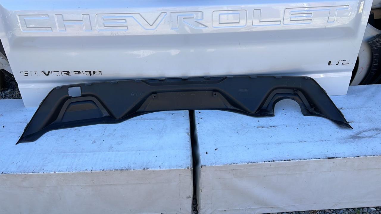 Moldura Spoiler Parachoque Trasero Chevrolet Captiva (19-23) - Imagen 3