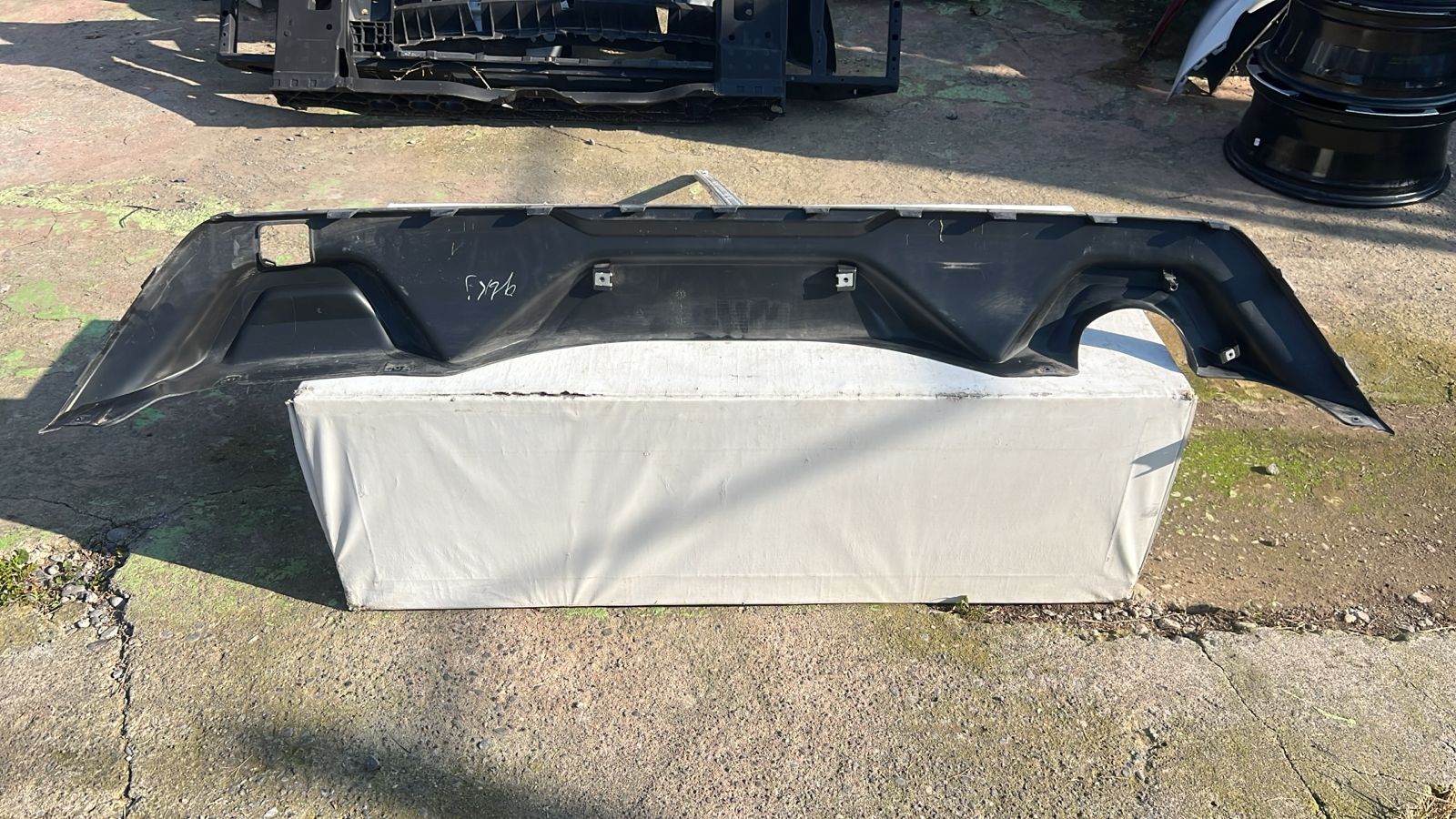 Moldura Spoiler Parachoque Trasero Chevrolet Captiva (19-23) - Imagen 3