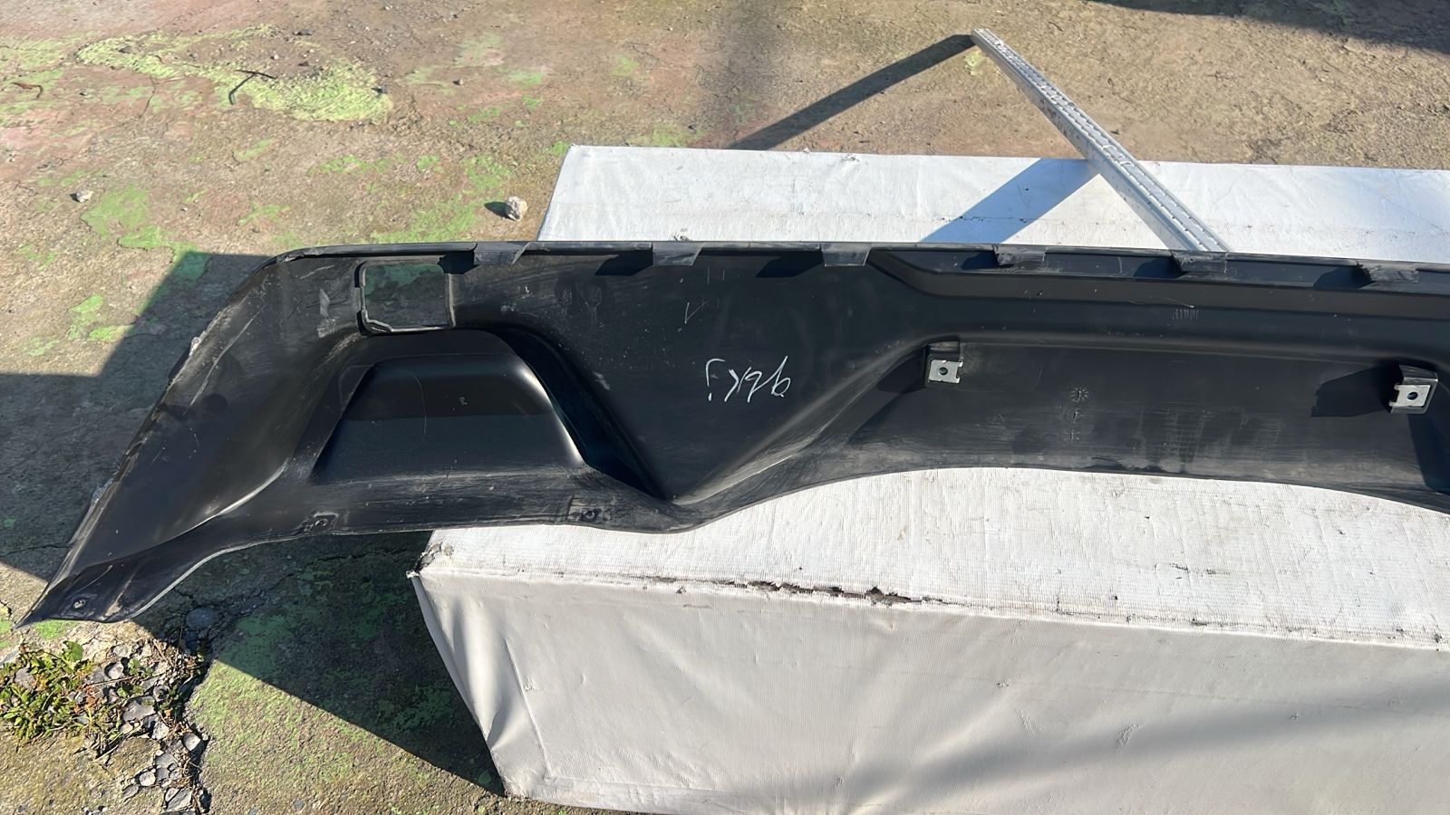 Moldura Spoiler Parachoque Trasero Chevrolet Captiva (19-23) - Imagen 4
