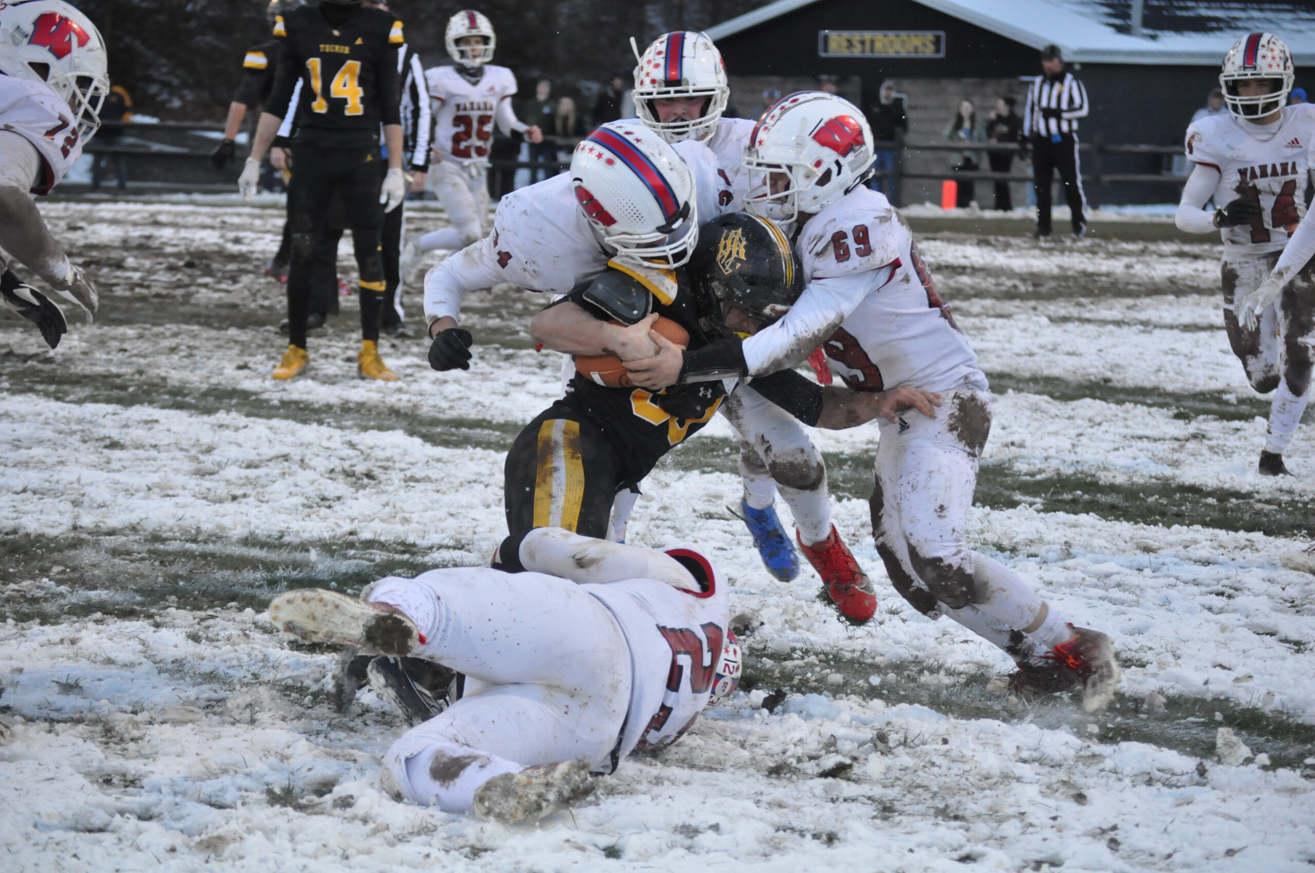 Wahama overcomes elements, reaches Class A final with 29-6 victory