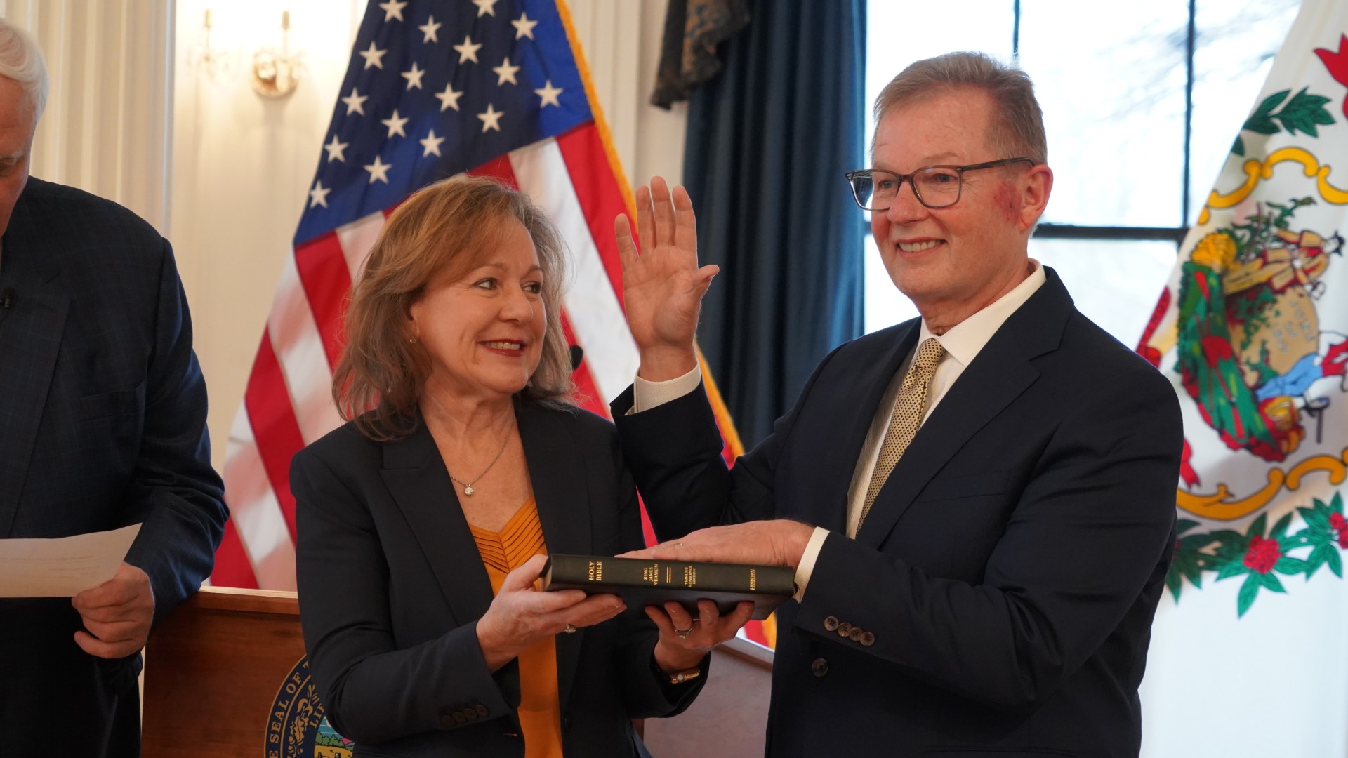State Treasurer-elect Larry Pack sworn in as interim treasurer - WV ...